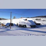 Charmantes In Skigebietsnaehe 度假居